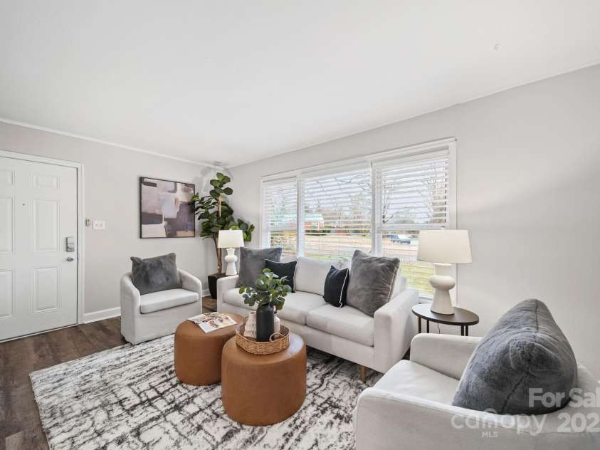 1521 Anderson Street, Charlotte, NC 28205.  MLS# CAR4325521, YatesRealty ID 33993. 