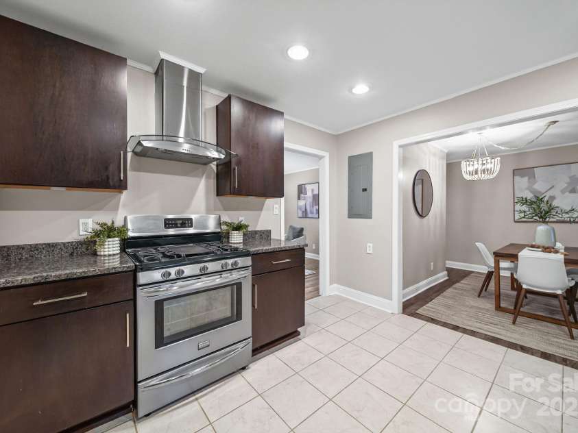 1521 Anderson Street, Charlotte, NC 28205.  MLS# CAR4325521, YatesRealty ID 33993. 