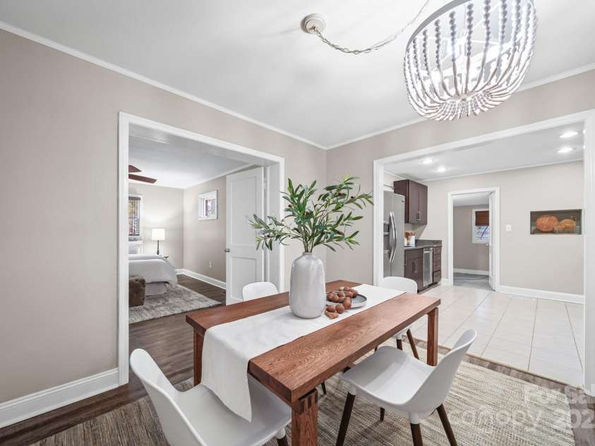 1521 Anderson Street, Charlotte, NC 28205.  MLS# CAR4325521, YatesRealty ID 33993. 