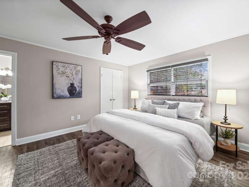 1521 Anderson Street, Charlotte, NC 28205.  MLS# CAR4325521, YatesRealty ID 33993. 