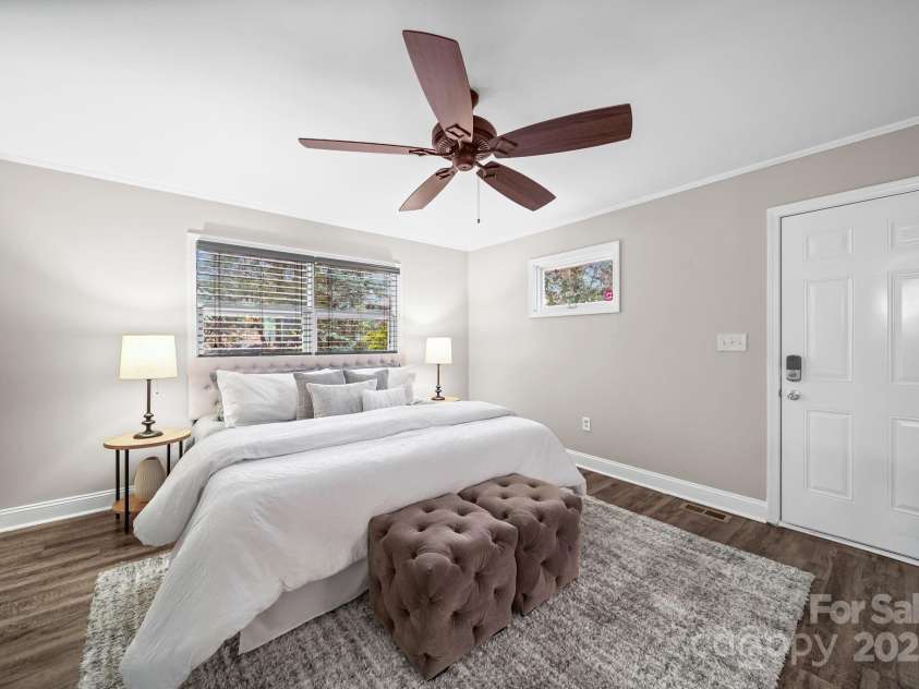 1521 Anderson Street, Charlotte, NC 28205.  MLS# CAR4325521, YatesRealty ID 33993. 