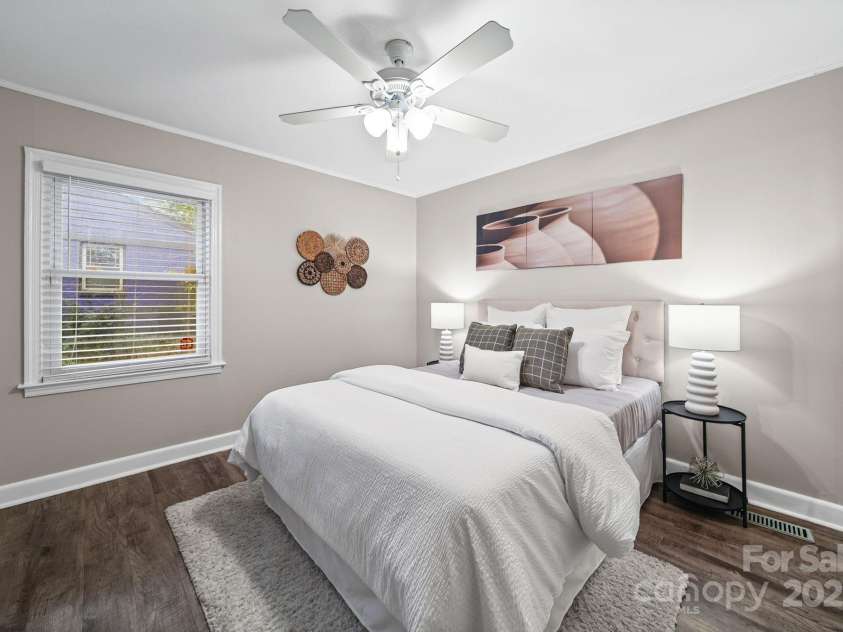 1521 Anderson Street, Charlotte, NC 28205.  MLS# CAR4325521, YatesRealty ID 33993. 