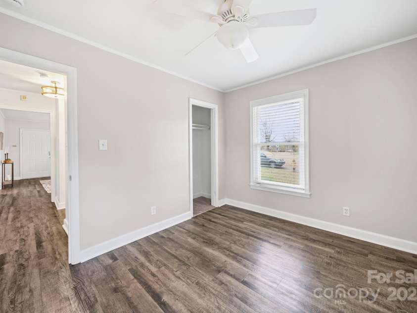 1521 Anderson Street, Charlotte, NC 28205.  MLS# CAR4325521, YatesRealty ID 33993. 