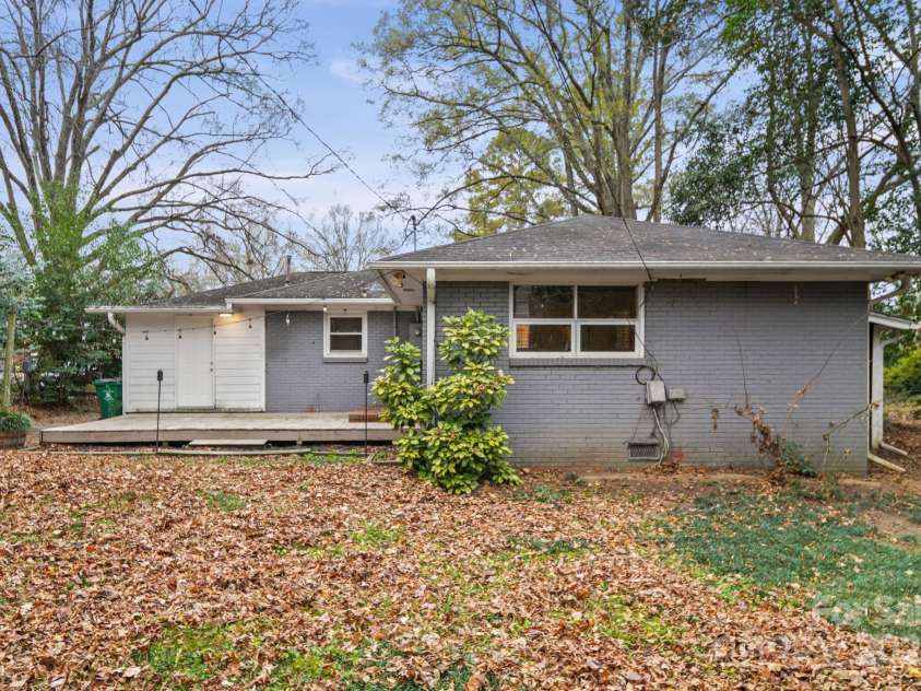 1521 Anderson Street, Charlotte, NC 28205.  MLS# CAR4325521, YatesRealty ID 33993. 