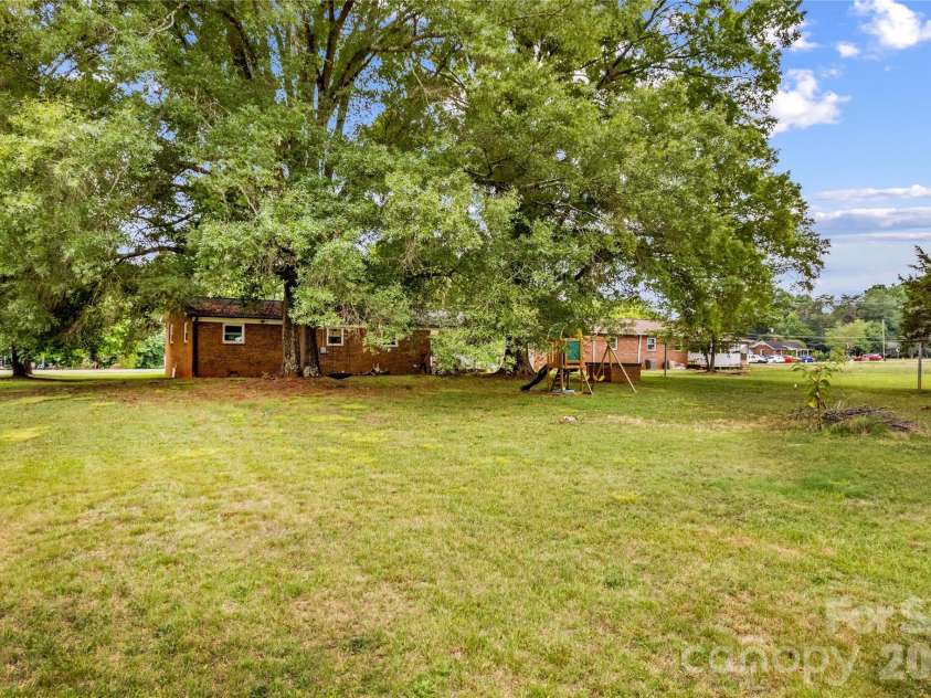 473 Nixon Road, Statesville, NC 28625.  MLS# CAR4398646, YatesRealty ID 33993. 