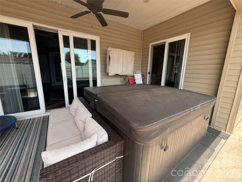 308 Glenridge Drive, Little River, SC 29566.  MLS# CAR4397777, YatesRealty ID 33994. 