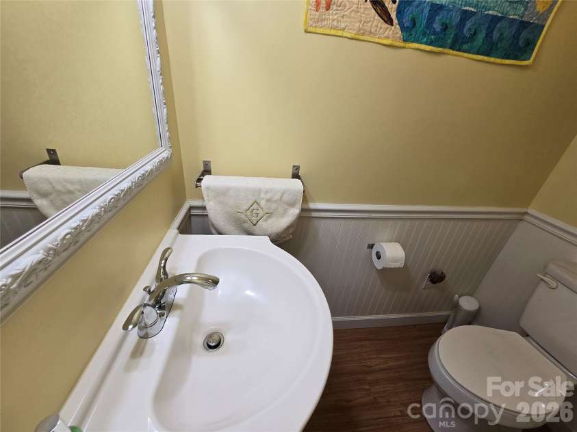 5760 Valley Field Road, Hickory, NC 28602.  MLS# CAR4398560, YatesRealty ID 33995. 1/2 Bath in Basement