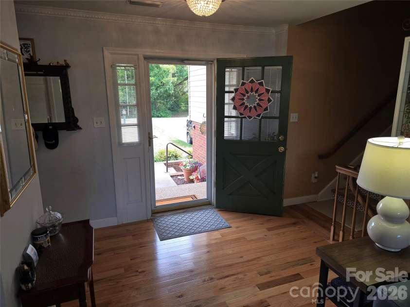 5760 Valley Field Road, Hickory, NC 28602.  MLS# CAR4398560, YatesRealty ID 33995. Entry