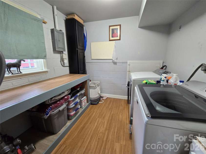 5760 Valley Field Road, Hickory, NC 28602.  MLS# CAR4398560, YatesRealty ID 33995. Laundry in Basement