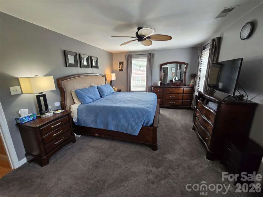 5760 Valley Field Road, Hickory, NC 28602.  MLS# CAR4398560, YatesRealty ID 33995. Primary Bedroom