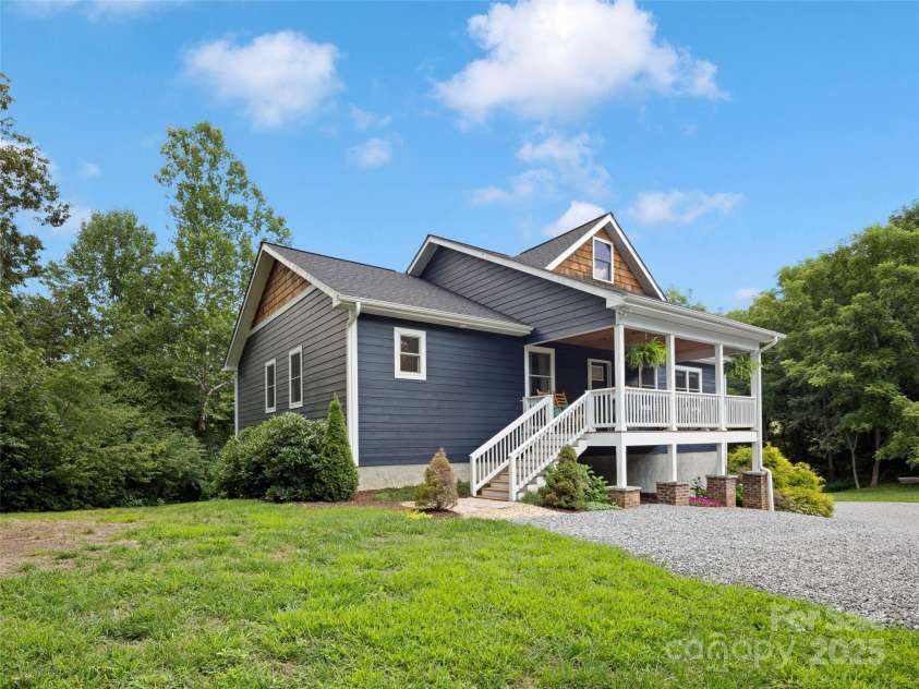 269 Adams Drive, Clyde, NC 28721.  MLS# CAR4295114, YatesRealty ID 33999. 