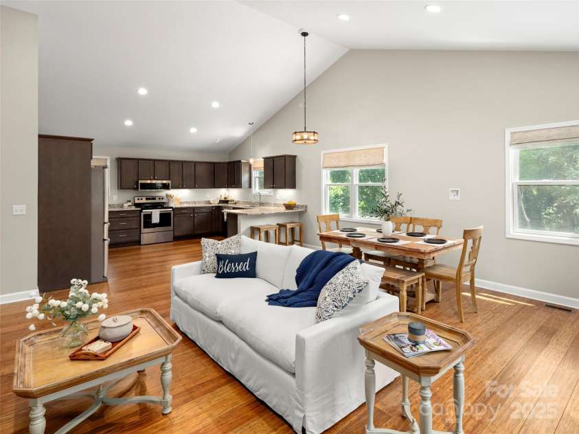 269 Adams Drive, Clyde, NC 28721.  MLS# CAR4295114, YatesRealty ID 33999. 