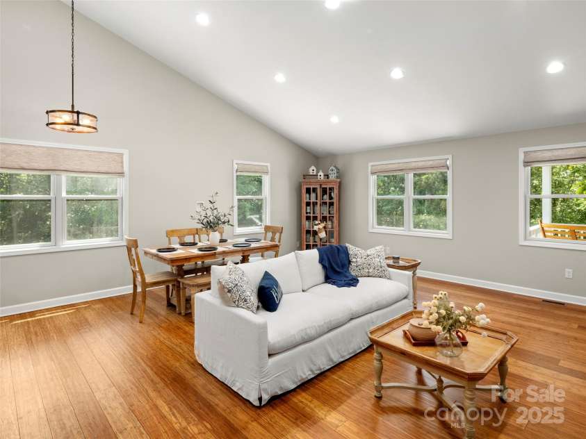 269 Adams Drive, Clyde, NC 28721.  MLS# CAR4295114, YatesRealty ID 33999. 