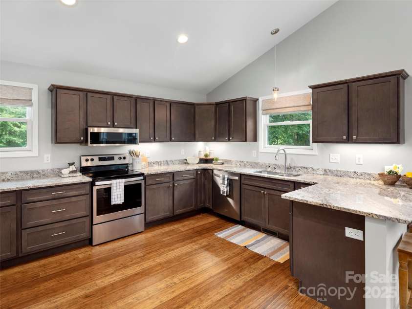 269 Adams Drive, Clyde, NC 28721.  MLS# CAR4295114, YatesRealty ID 33999. 