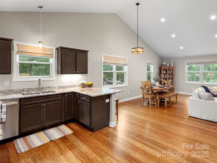 269 Adams Drive, Clyde, NC 28721.  MLS# CAR4295114, YatesRealty ID 33999. 