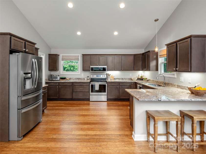 269 Adams Drive, Clyde, NC 28721.  MLS# CAR4295114, YatesRealty ID 33999. 