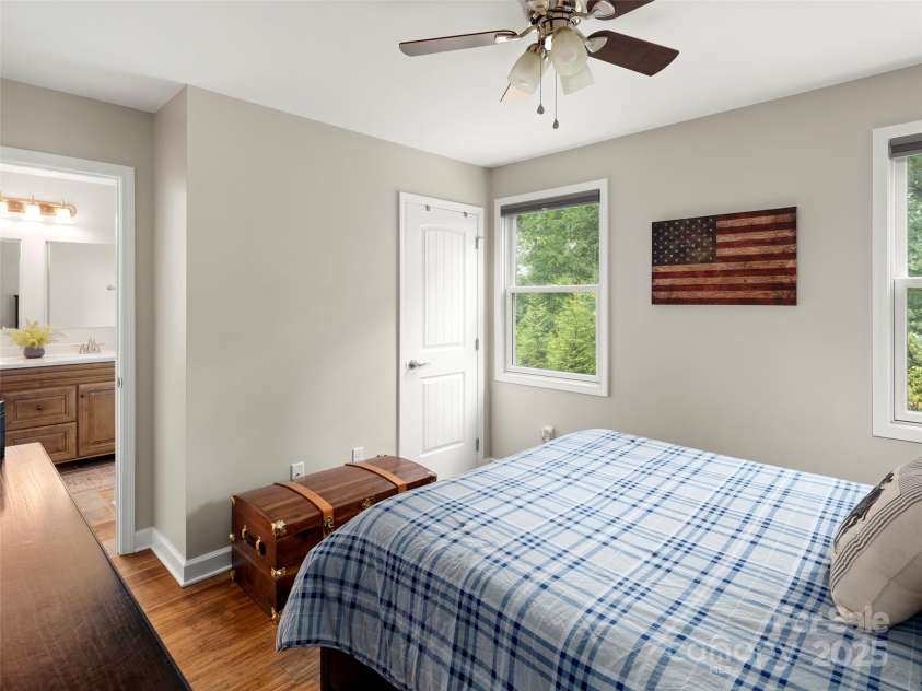 269 Adams Drive, Clyde, NC 28721.  MLS# CAR4295114, YatesRealty ID 33999. 