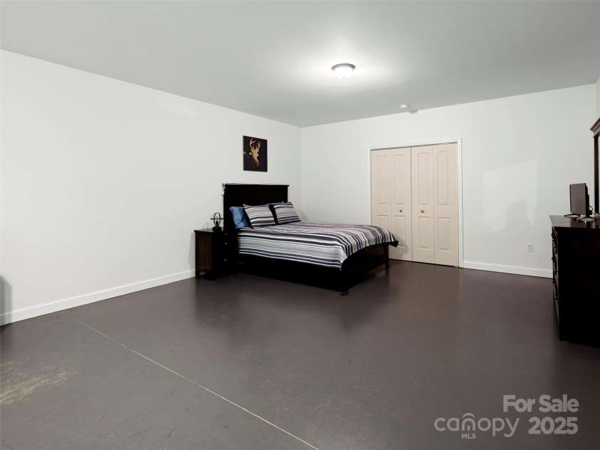 269 Adams Drive, Clyde, NC 28721.  MLS# CAR4295114, YatesRealty ID 33999. 