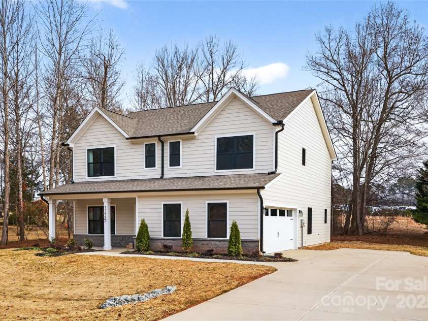 7755 Deer Track Drive, Denver, NC 28037.  MLS# CAR4321436, YatesRealty ID 3400. 