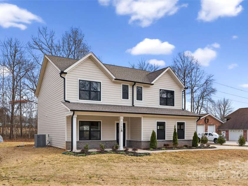 7755 Deer Track Drive, Denver, NC 28037.  MLS# CAR4321436, YatesRealty ID 3400. 