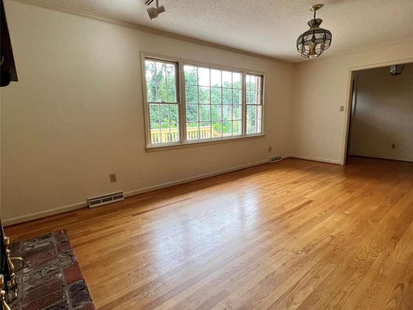 42 Sheppard Drive, Asheville, NC 28806.  MLS# CAR4292470, YatesRealty ID 34000. 