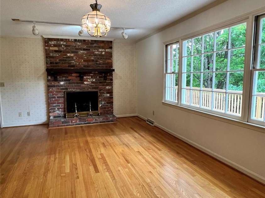 42 Sheppard Drive, Asheville, NC 28806.  MLS# CAR4292470, YatesRealty ID 34000. 