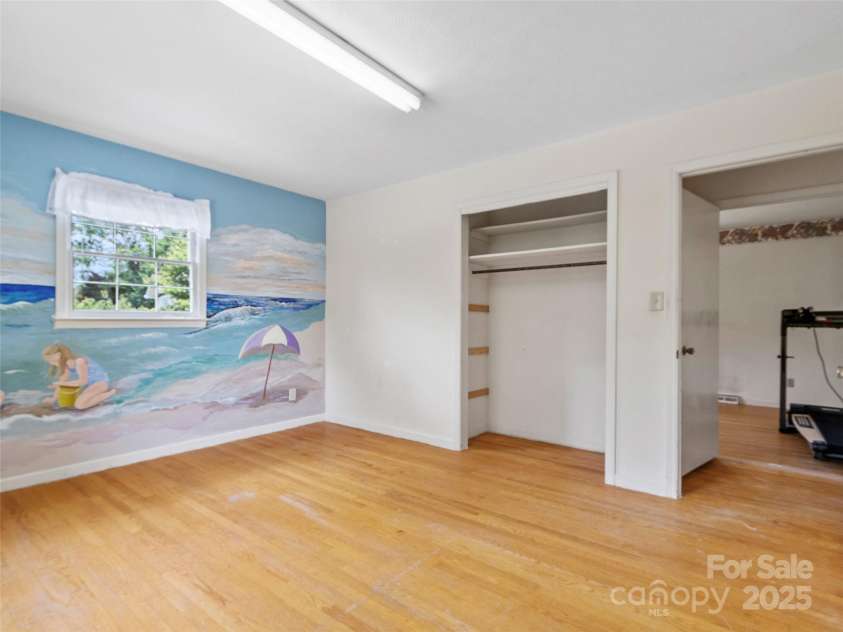 42 Sheppard Drive, Asheville, NC 28806.  MLS# CAR4292470, YatesRealty ID 34000. 