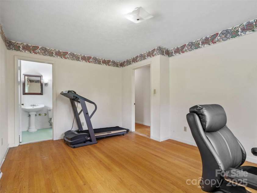 42 Sheppard Drive, Asheville, NC 28806.  MLS# CAR4292470, YatesRealty ID 34000. 