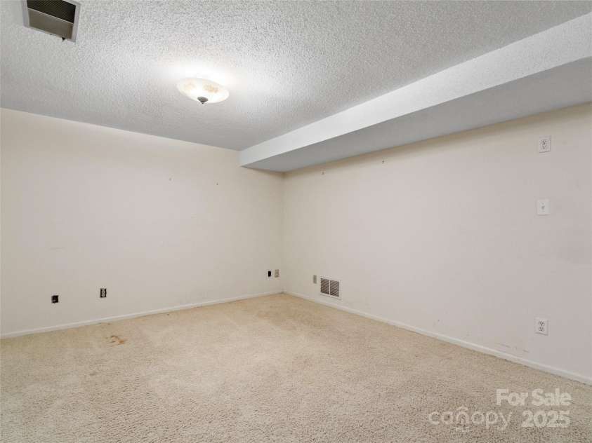 42 Sheppard Drive, Asheville, NC 28806.  MLS# CAR4292470, YatesRealty ID 34000. 