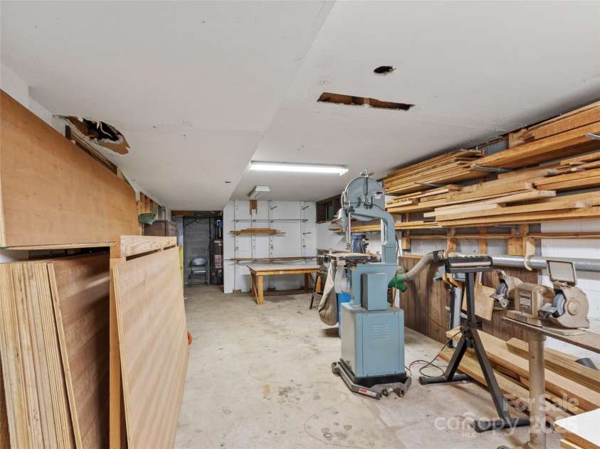 42 Sheppard Drive, Asheville, NC 28806.  MLS# CAR4292470, YatesRealty ID 34000. 