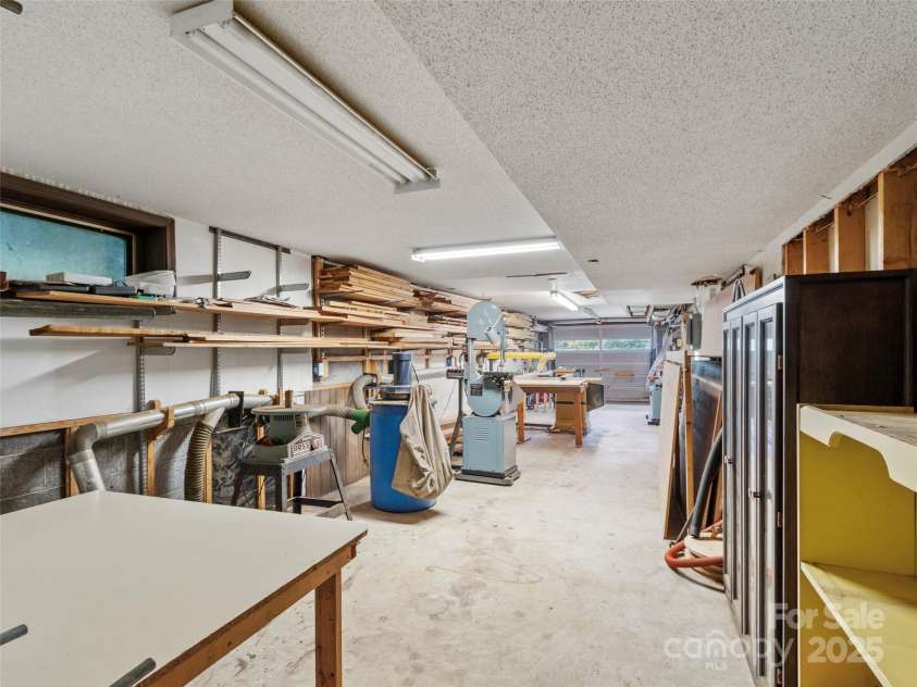 42 Sheppard Drive, Asheville, NC 28806.  MLS# CAR4292470, YatesRealty ID 34000. 