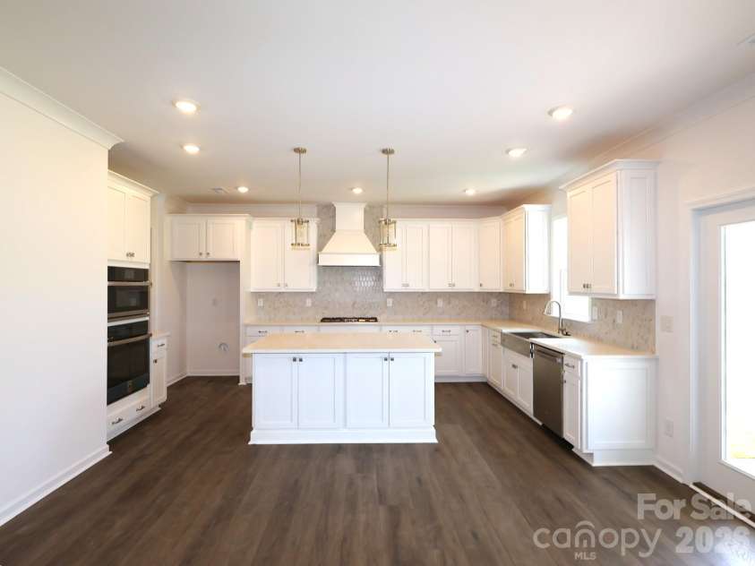 7124 Helmans Drive, Huntersville, NC 28078.  MLS# CAR4398705, YatesRealty ID 34001. Kitchen