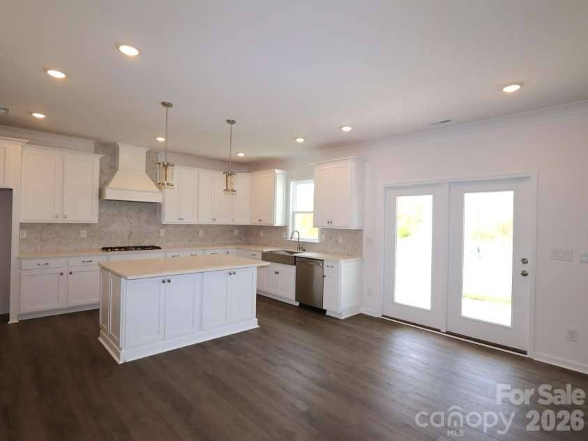7124 Helmans Drive, Huntersville, NC 28078.  MLS# CAR4398705, YatesRealty ID 34001. Kitchen