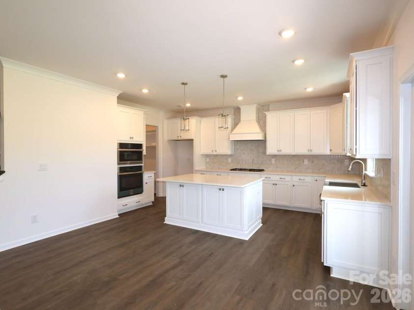7124 Helmans Drive, Huntersville, NC 28078.  MLS# CAR4398705, YatesRealty ID 34001. Kitchen