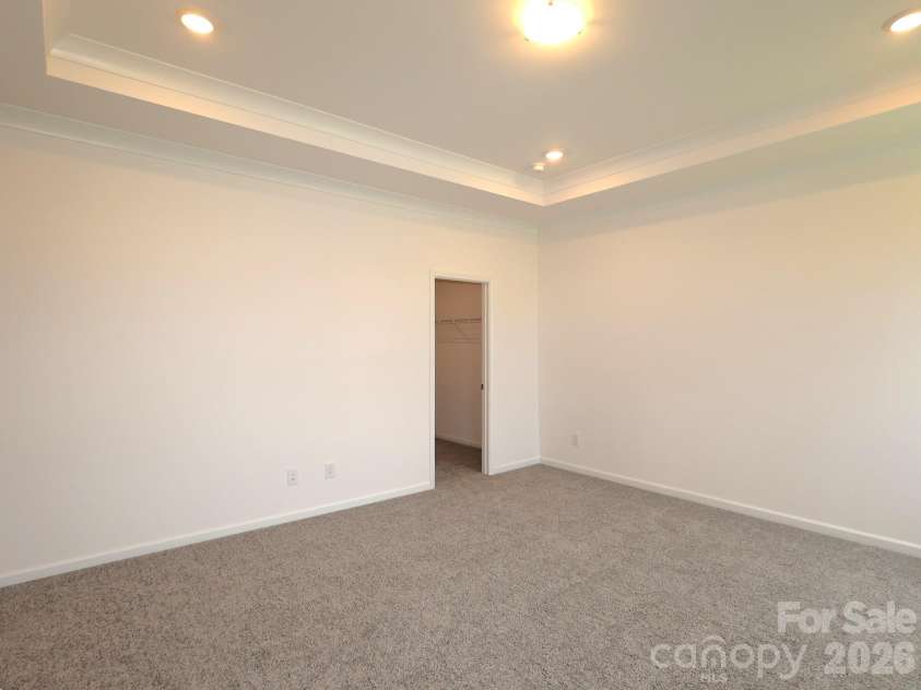 7124 Helmans Drive, Huntersville, NC 28078.  MLS# CAR4398705, YatesRealty ID 34001. Owner's suite