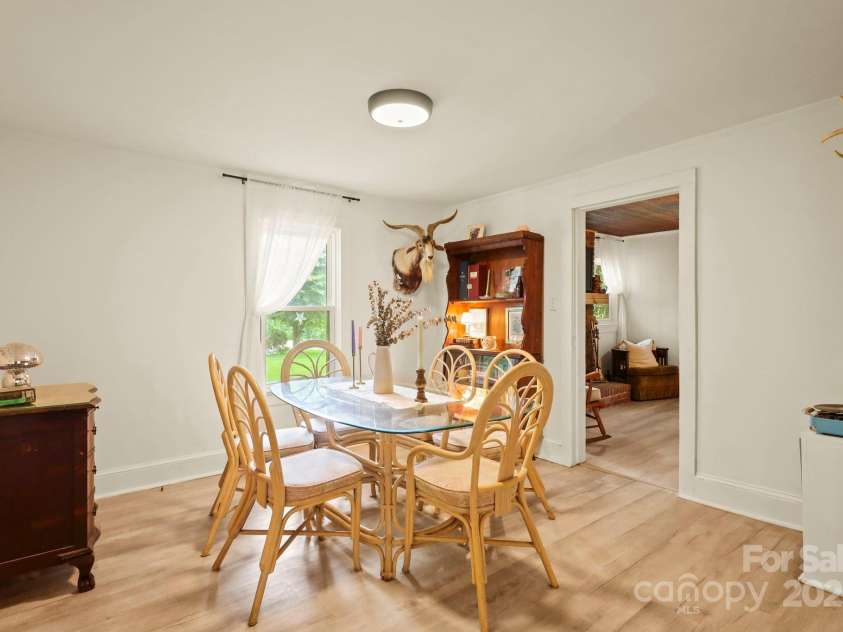 3570 Hollywood Ridge Road, Lenoir, NC 28645.  MLS# CAR4290694, YatesRealty ID 34002. 