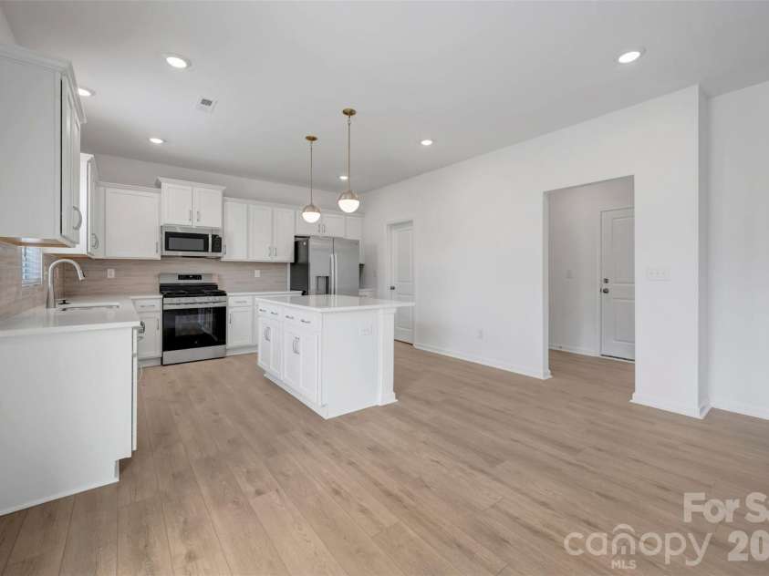 629 Willoughby Park Drive, Monroe, NC 28112.  MLS# CAR4398717, YatesRealty ID 34002. Kitchen