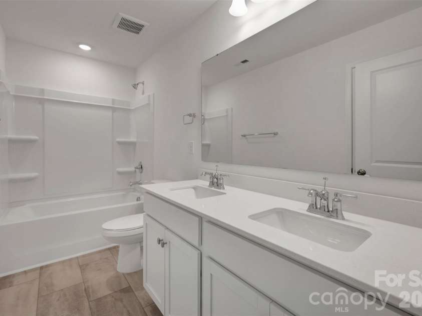 629 Willoughby Park Drive, Monroe, NC 28112.  MLS# CAR4398717, YatesRealty ID 34002. Secondary bathroom