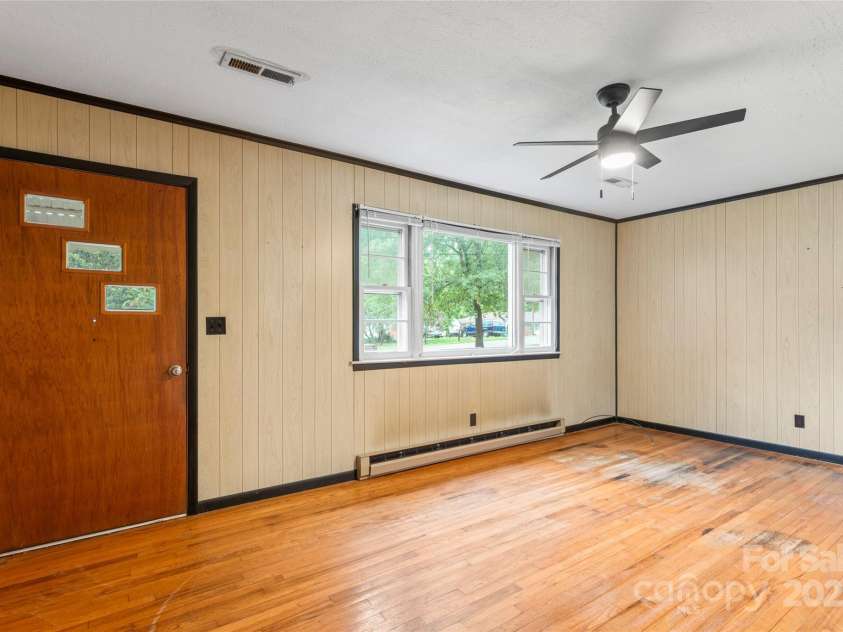 615 North Street, Belmont, NC 28012.  MLS# CAR4290393, YatesRealty ID 34003. 