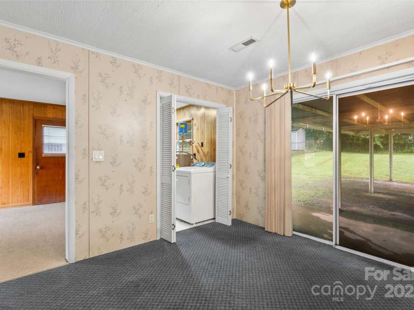 615 North Street, Belmont, NC 28012.  MLS# CAR4290393, YatesRealty ID 34003. 