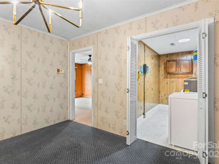 615 North Street, Belmont, NC 28012.  MLS# CAR4290393, YatesRealty ID 34003. 