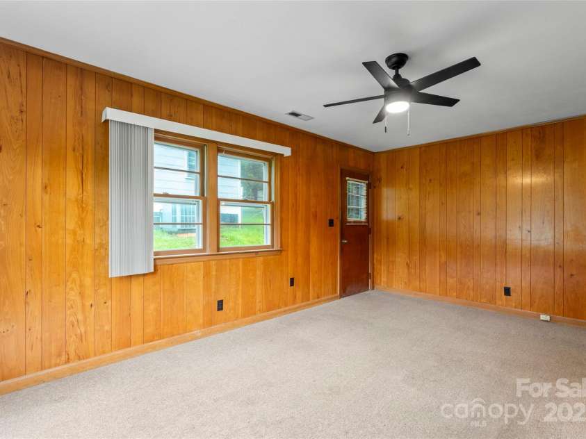 615 North Street, Belmont, NC 28012.  MLS# CAR4290393, YatesRealty ID 34003. 