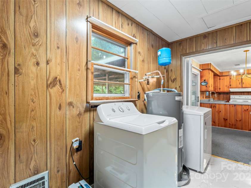 615 North Street, Belmont, NC 28012.  MLS# CAR4290393, YatesRealty ID 34003. 