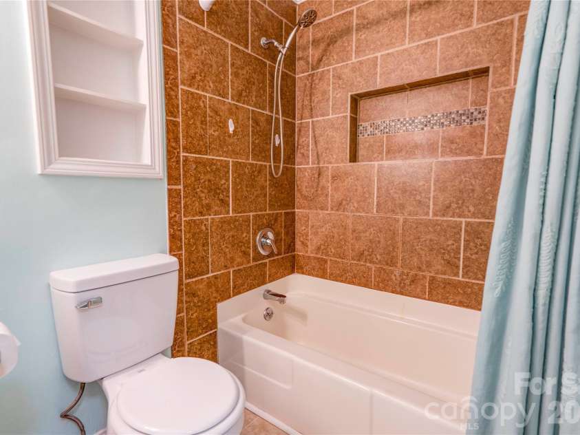 613 Tina Drive, Shelby, NC 28152.  MLS# CAR4398760, YatesRealty ID 34004. Bathroom 2