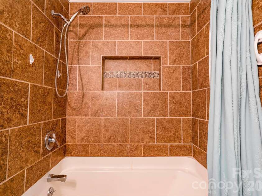 613 Tina Drive, Shelby, NC 28152.  MLS# CAR4398760, YatesRealty ID 34004. Bathroom 2