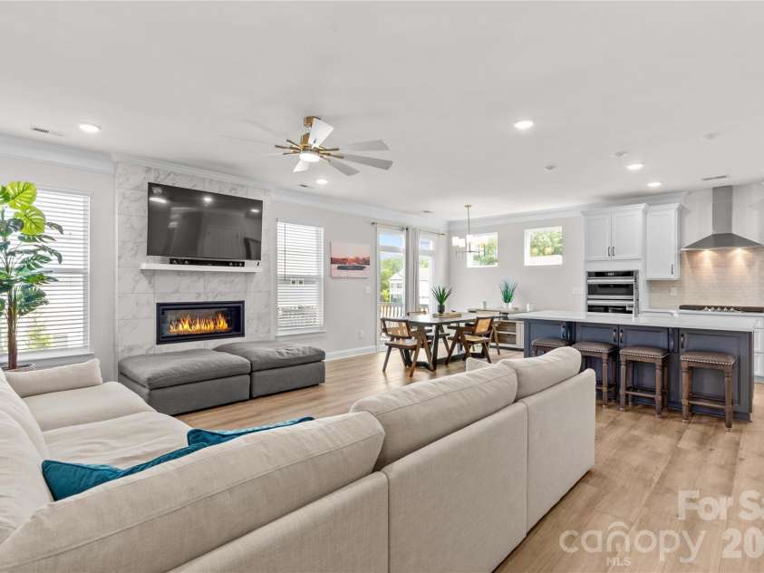 116 Summerhill Drive, Mooresville, NC 28115.  MLS# CAR4397596, YatesRealty ID 34005. Great Room/Kitchen