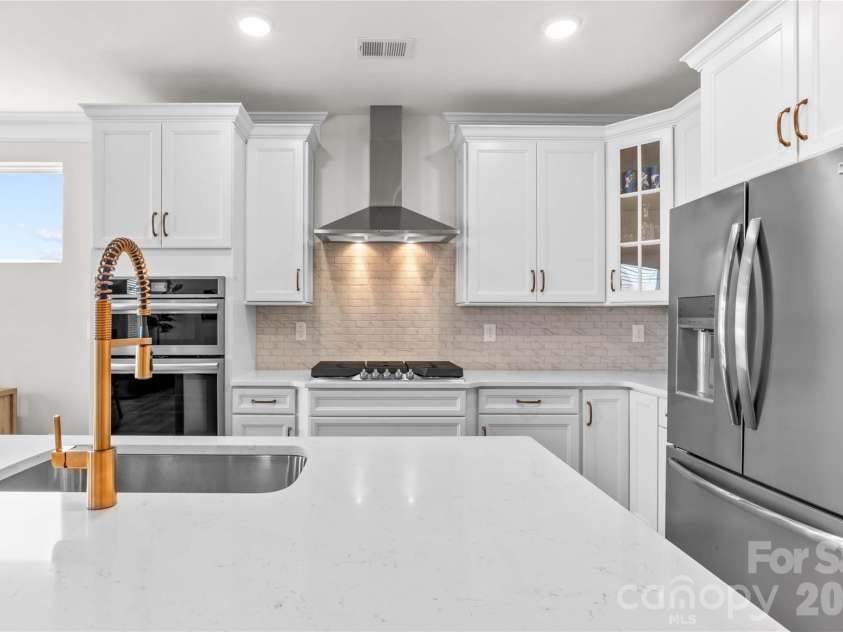 116 Summerhill Drive, Mooresville, NC 28115.  MLS# CAR4397596, YatesRealty ID 34005. Kitchen