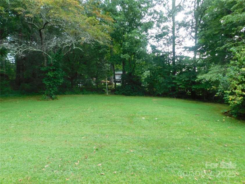 72 Mason View Lane, Hendersonville, NC 28792.  MLS# CAR4288206, YatesRealty ID 34005. Back Yard