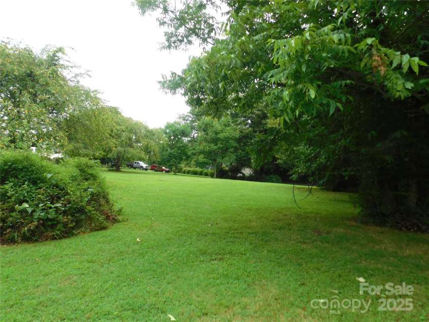 72 Mason View Lane, Hendersonville, NC 28792.  MLS# CAR4288206, YatesRealty ID 34005. Back yard