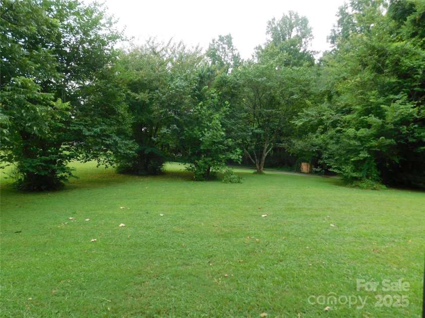 72 Mason View Lane, Hendersonville, NC 28792.  MLS# CAR4288206, YatesRealty ID 34005. Front Yard